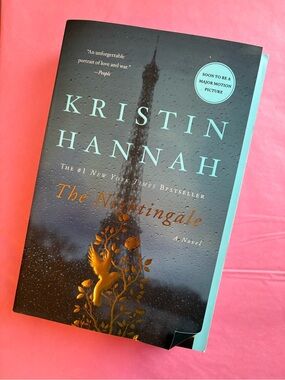 Kristin Hannah "The Nightingale" Paperback Book